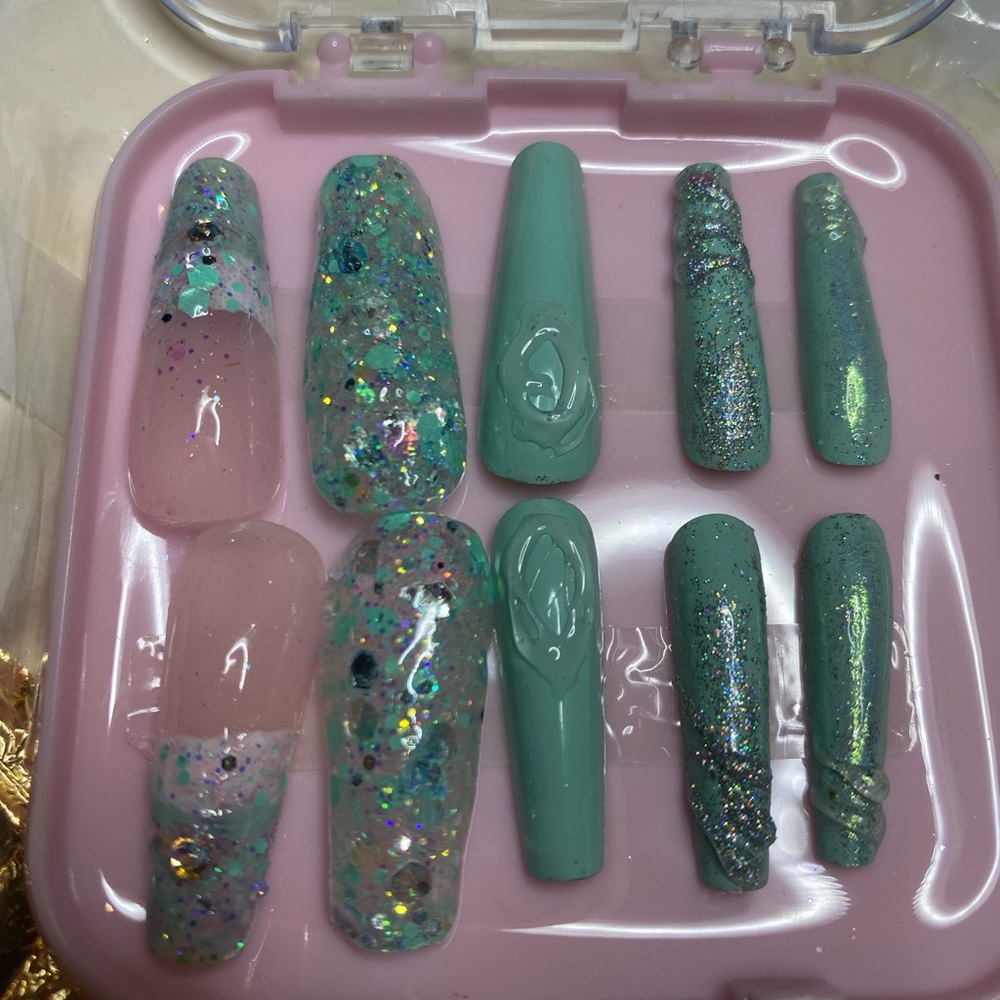 Turquoise nails - Picture 3 of 6
